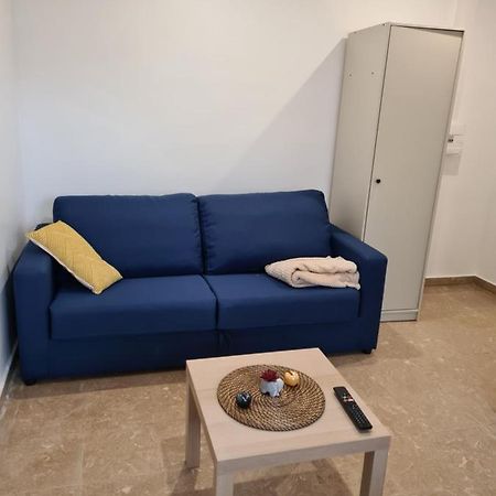Studio Independant Et Bien Equipe Avec Veranda Commune Neuilly-sur-Marne Eksteriør bilde