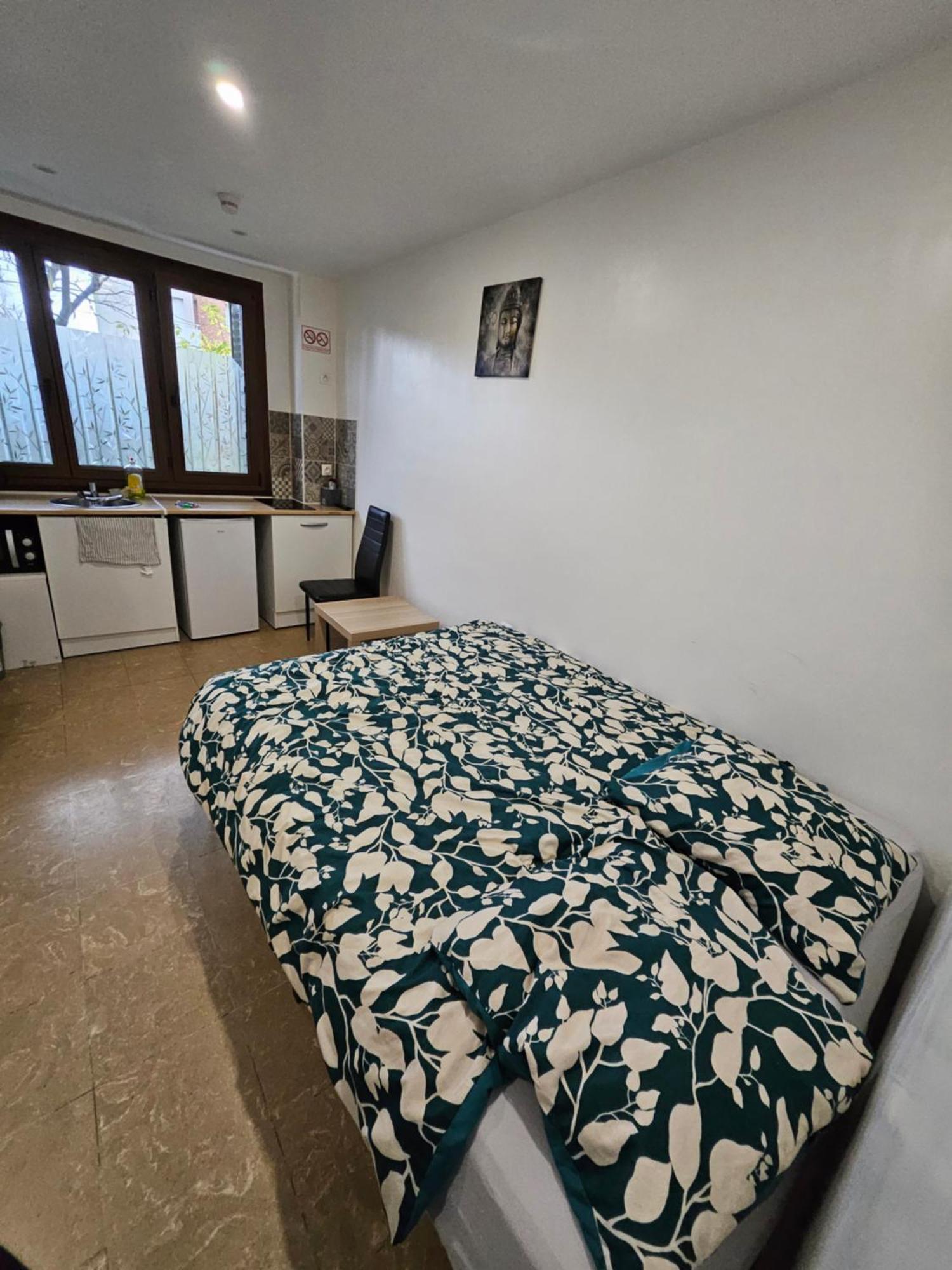 Studio Independant Et Bien Equipe Avec Veranda Commune Neuilly-sur-Marne Eksteriør bilde